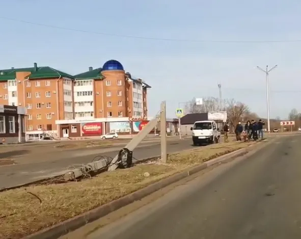 Пьяный лихач заплатит городу 180 тысяч рублей за снесенные столбы в Биробиджане