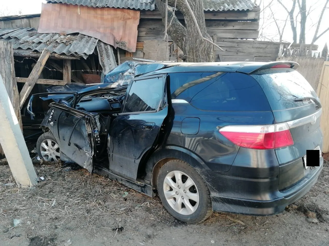 «Под градусом» была автоледи, которая влетела в забор в Биробиджане