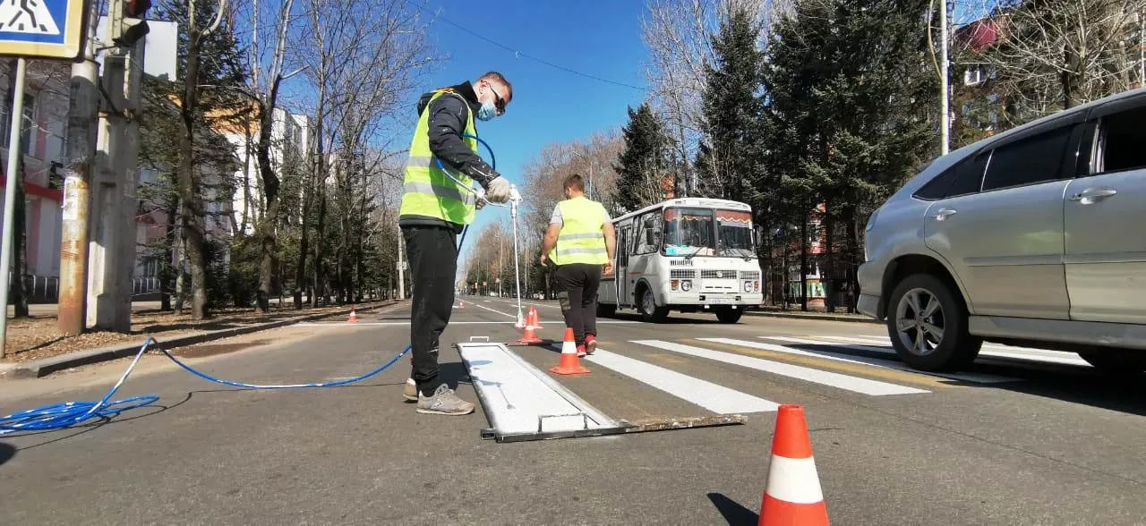 Обновлять дорожную разметку начали в Биробиджане