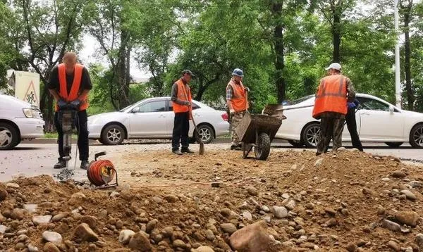 В Биробиджане начали асфальтировать одну из главных улиц