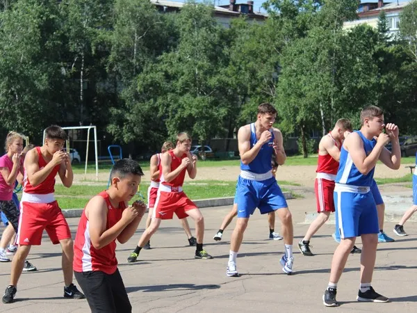 ВИДЕО: Тренировка с соблюдением социальной дистанции прошла для юных боксеров Биробиджана