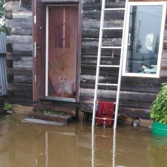 ВИДЕО: «Рвёт» шамбо и гибнет урожай: Биробиджан уходит под воду