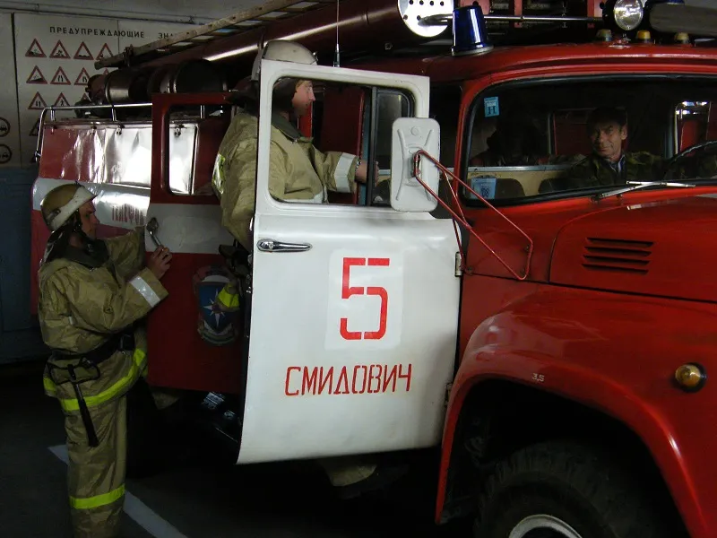 С ожогами второй степени передан медикам хозяин горящей постройки в ЕАО