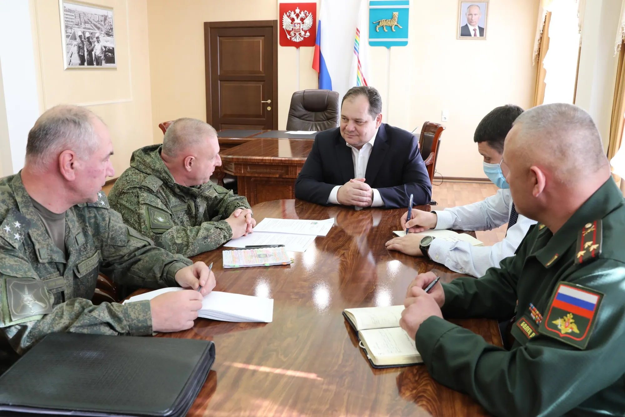 Новый военный комиссар представлен руководству ЕАО