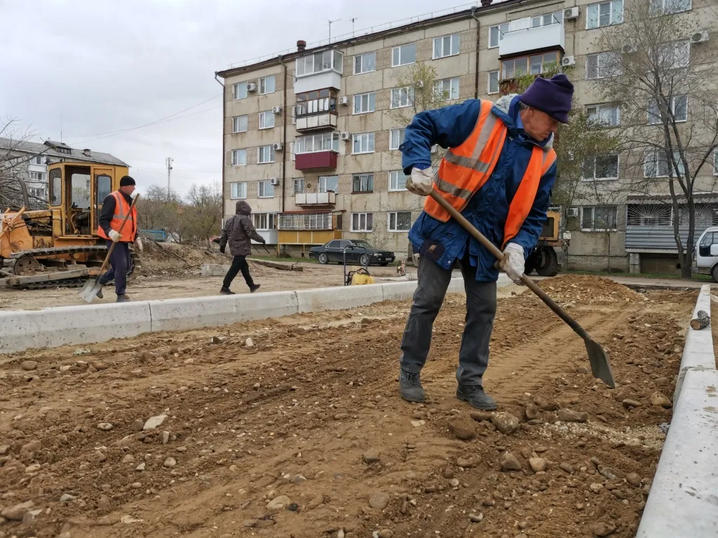 Благоустраивать дворовые территории продолжат в Биробиджане