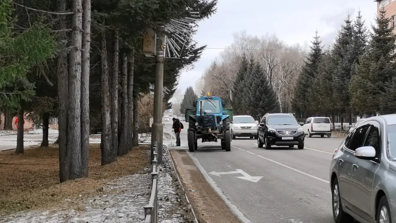 Скользить на тротуарах больше не будут биробиджанцы