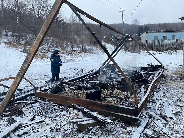 Сгорел дотла от растопленной буржуйки вагончик в ЕАО