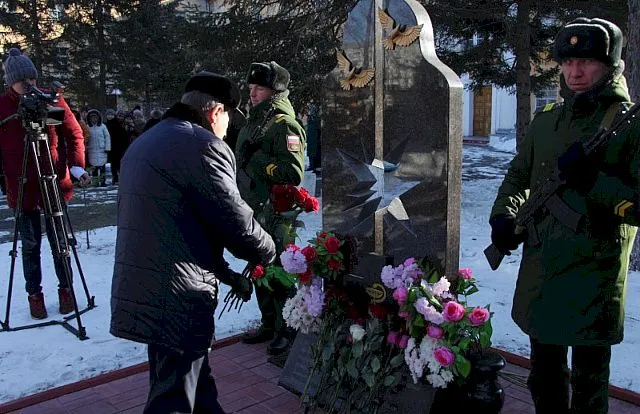 Спасали жизни, но сами не спаслись: погибших в Алеппо медсестёр почтили в Биробиджане