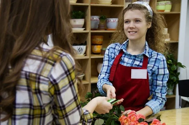 Манипулировали продавцами гастролеры в магазинах Биробиджана