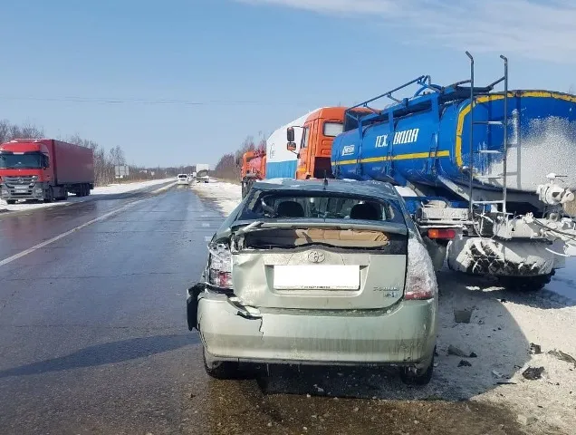 «Тойота» врезалась в КАМАЗ: ДТП за выходные в ЕАО