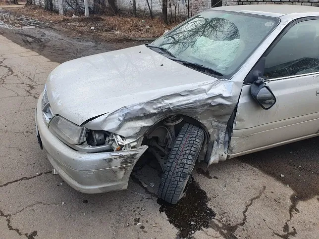 Отвлекся от управления и выбил страйк - 4 автомобиля пострадали в Биробиджане