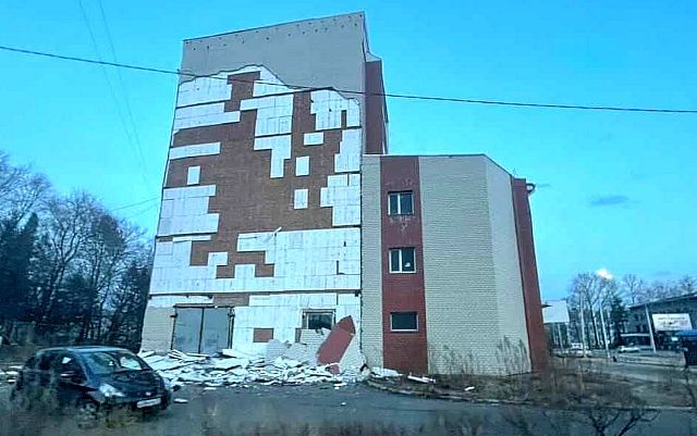 Будет ли долгострой с обвалившейся облицовкой введён в эксплуатацию в Биробиджане
