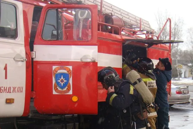 Мужчина спас свой автомобиль из пожара в Биробиджане