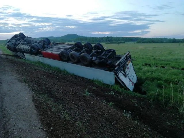 Три автомобиля оказались в кювете на автодороге в ЕАО