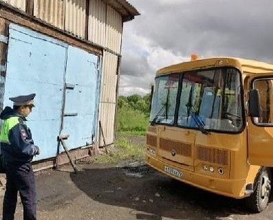 С крупными нарушениями перевозили детей на школьном автобусе в Биробиджанском районе