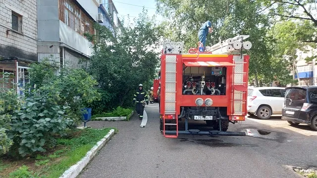 Огнеборцы спасли квартиру в центре Биробиджана