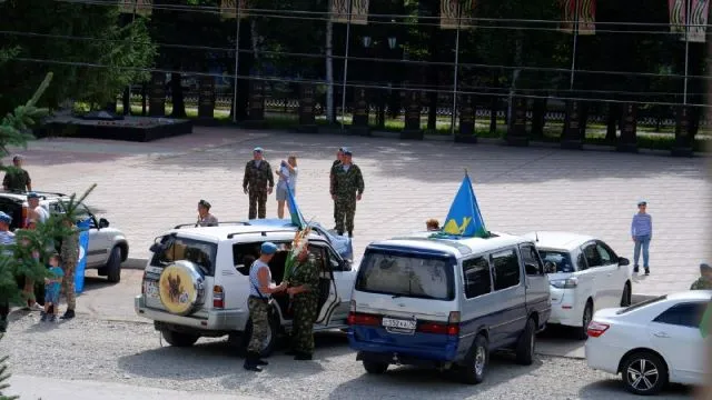 Десантники отмечают День ВДВ в Биробиджане