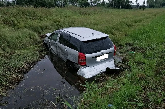 Столкнул авто в кювет водитель на автодороге в ЕАО