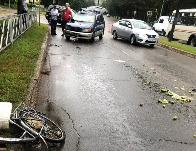 ВИДЕО: Нарушил ПДД и попал в больницу пожилой велосипедист в Биробиджане