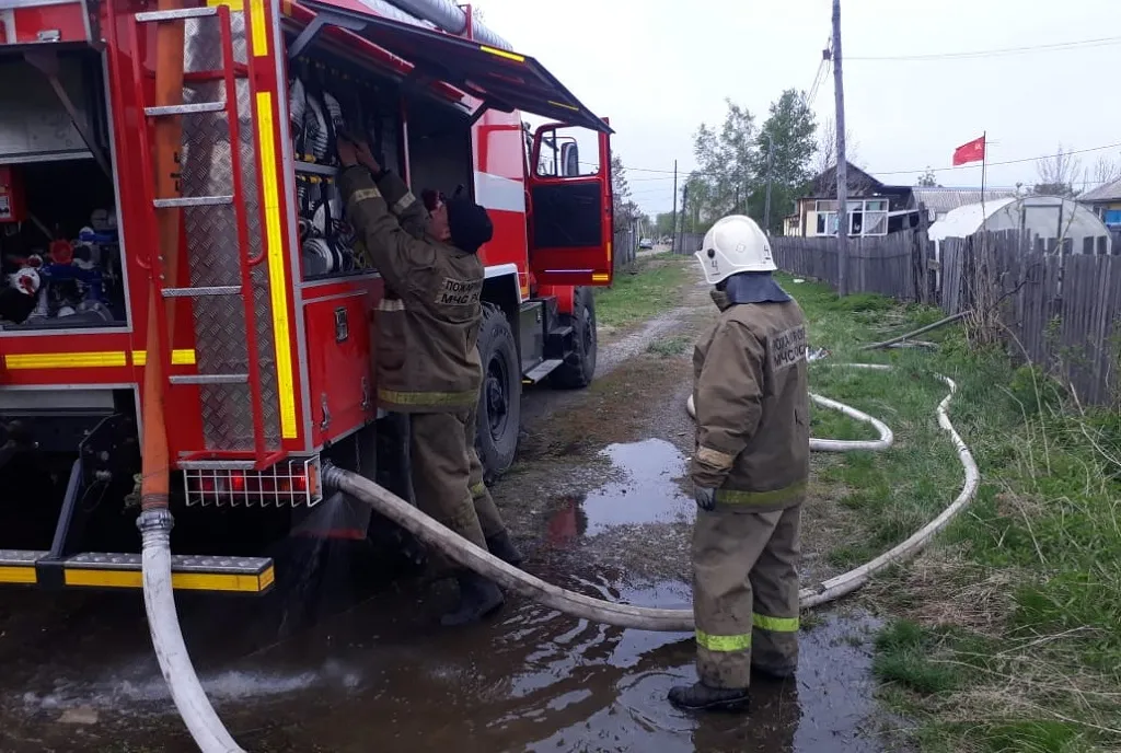 Заливал водой своё авто житель Облученского района