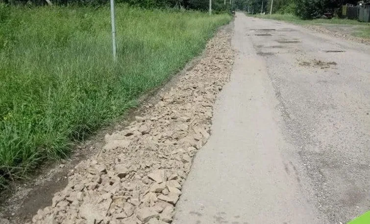 Готовит основание под асфальт подрядчик в одном из районов ЕАО