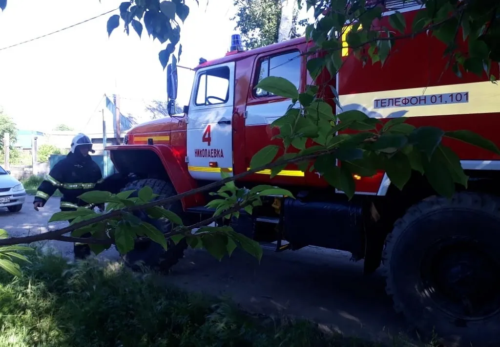 Потушили пожар в бане подручными средствами жители ЕАО