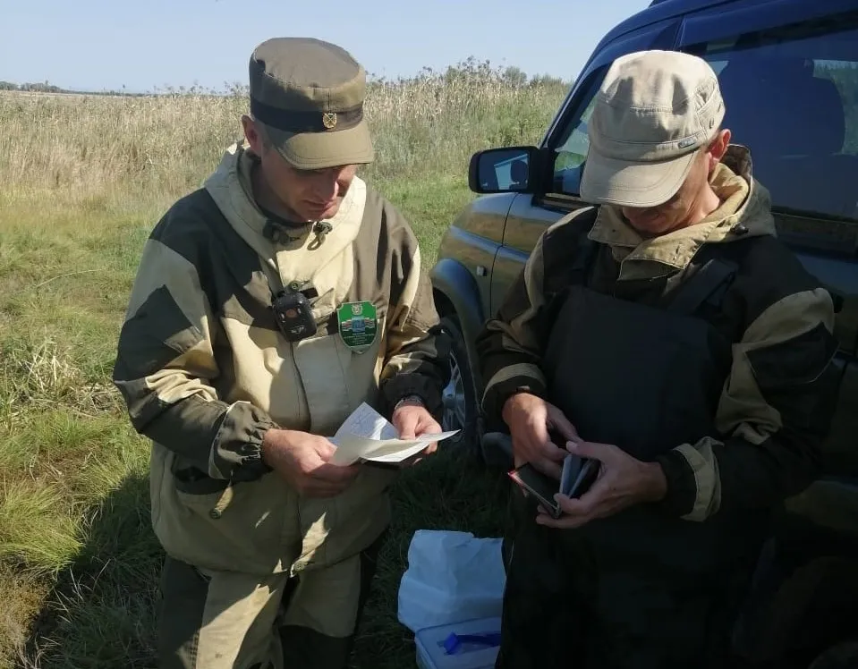 С заряженным оружием на моторных лодках разъезжали жители ЕАО