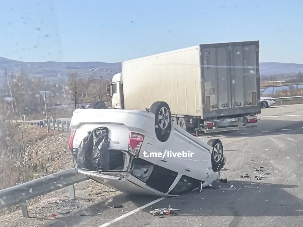 Опрокинулся на крышу: авария произошла на трассе ЕАО