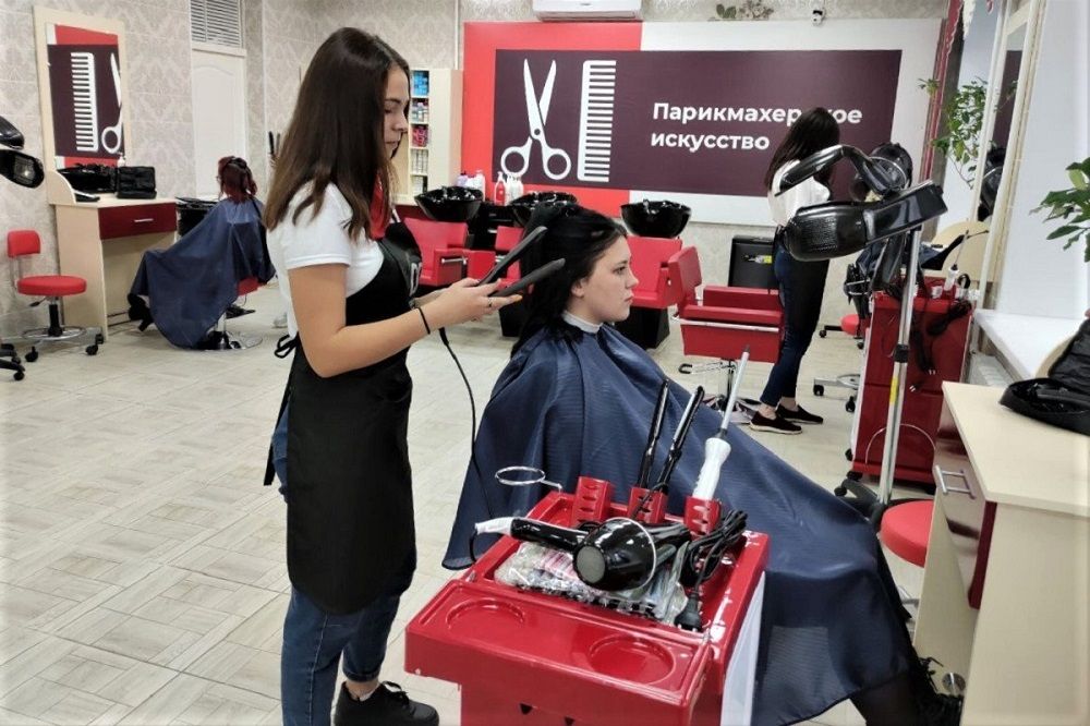 Для будущих парикмахеров и предпринимателей открыли новые мастерские в ЕАО