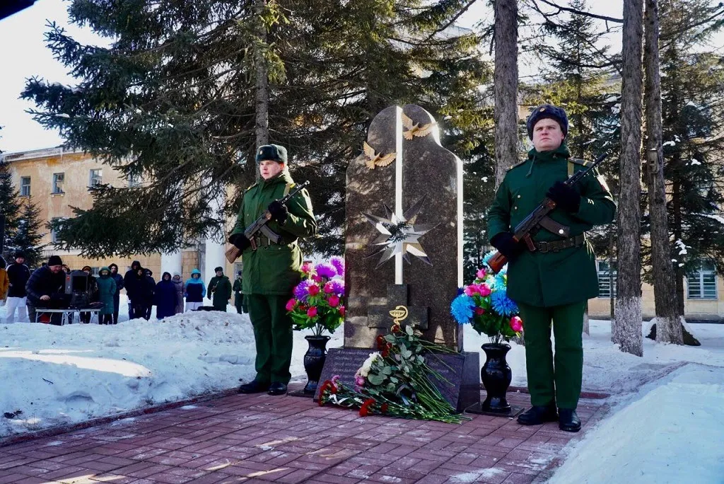 Память погибших в Сирии медсестер из ЕАО почтили в Биробиджане