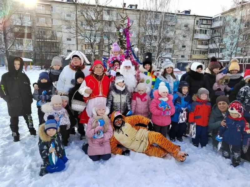 Новогодние мероприятия проходят в посёлках и микрорайонах Биробиджана