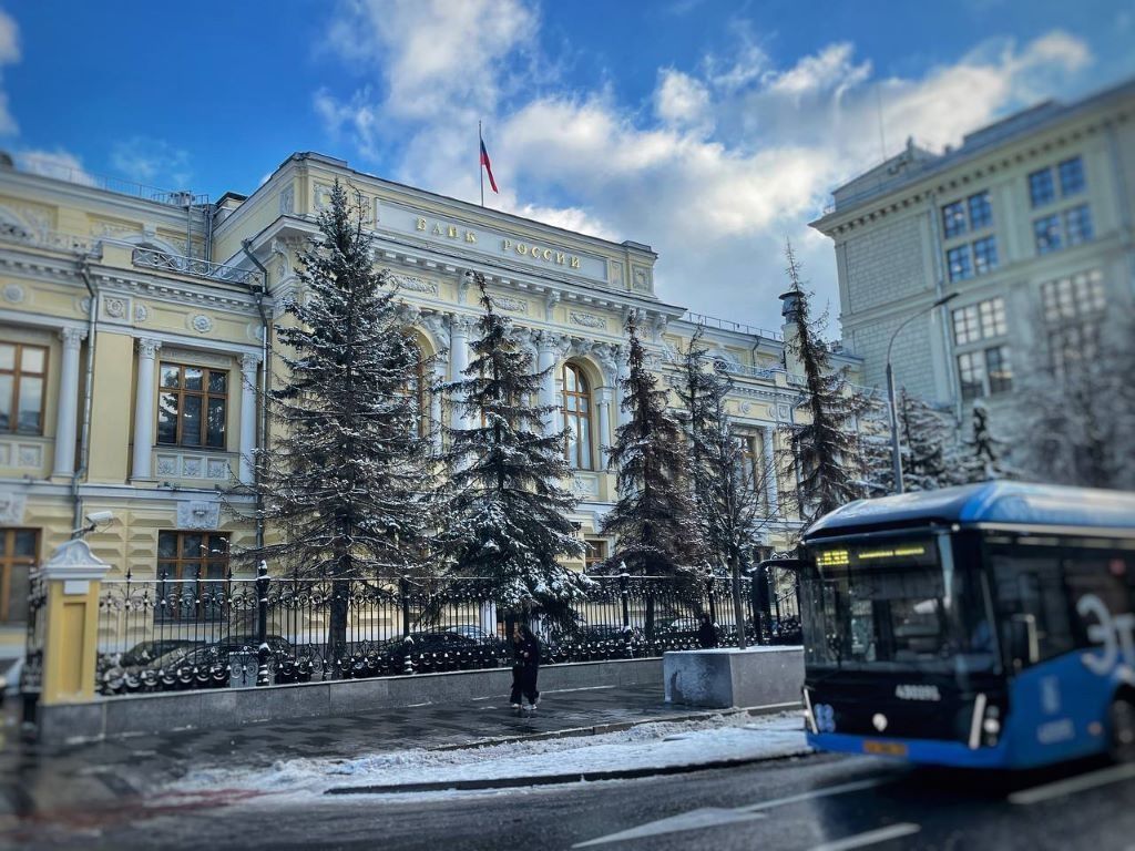 Могут отключить Альфа-банк, Тинькофф банк и Росбанк от SWIFT по решению Еврокомиссии