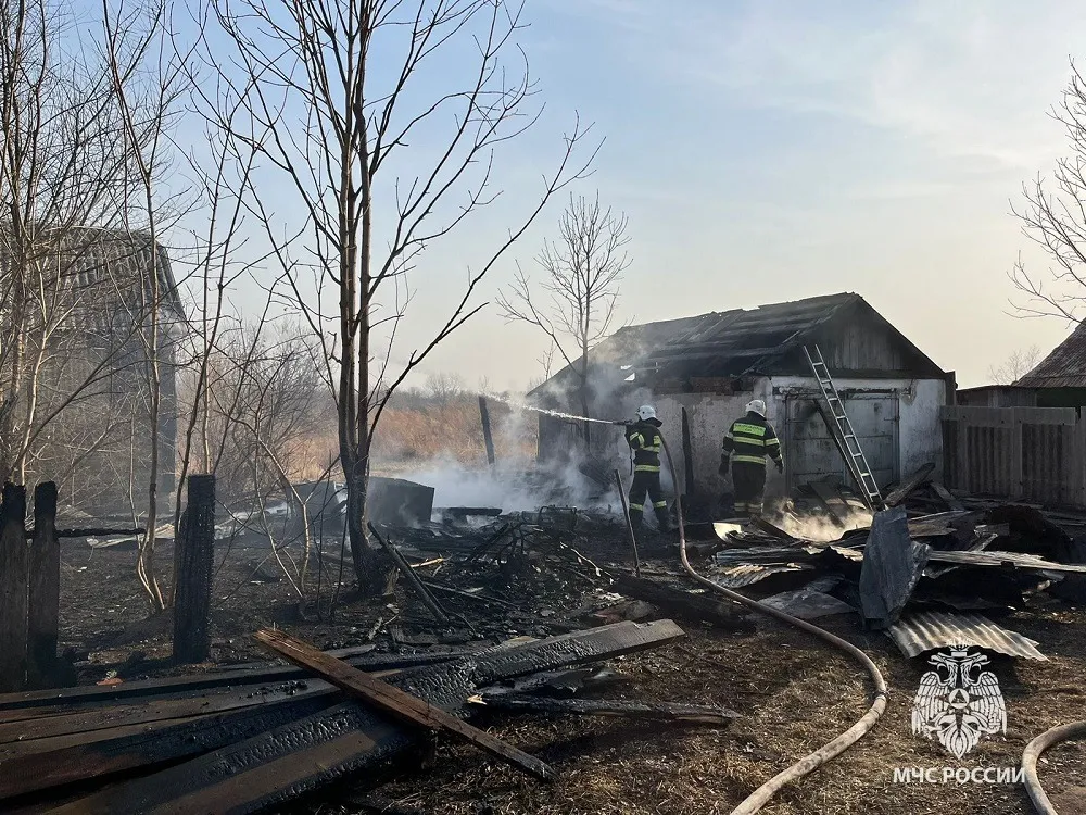 Поджигателя дома разыскивают в Ленинском районе ЕАО