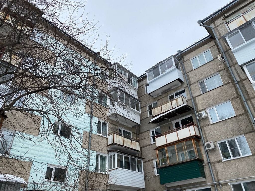 Жертвой разбойного нападения в собственной квартире стал житель Хабаровска