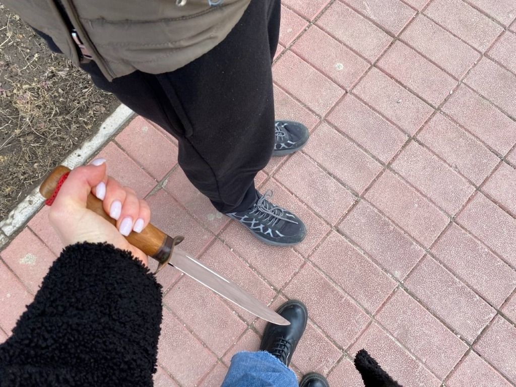 Пытался зарезать начальника сотрудник золотодобывающей компании в Хабаровском крае