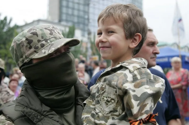 Детей погибших в СВО и добровольцев первыми будут зачислять в образовательные учреждения в России