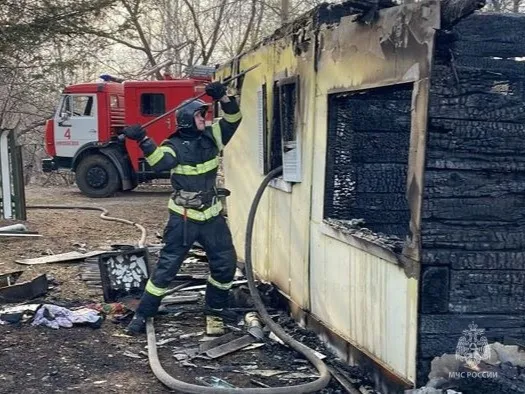 Дотла сгорел дачный домик в садоводческом хозяйстве в ЕАО