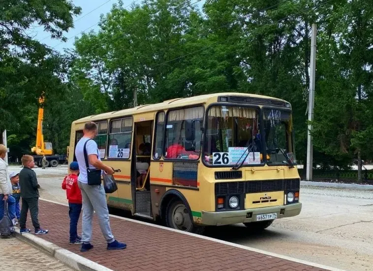 Обяжут ввести безналичный расчет в автобусах предпринимателей в Биробиджане