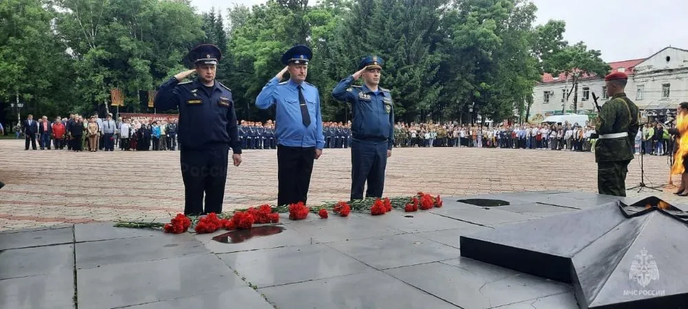 Замолчали на минуту биробиджанские спасатели в память о погибших в войне