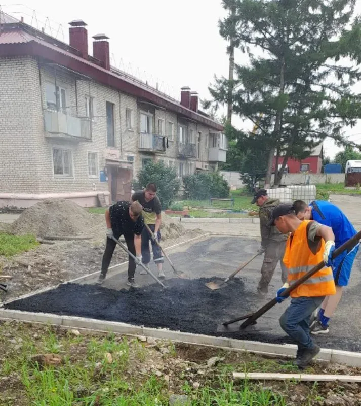 Приступили к асфальтированию дворов в селе Птичник ЕАО