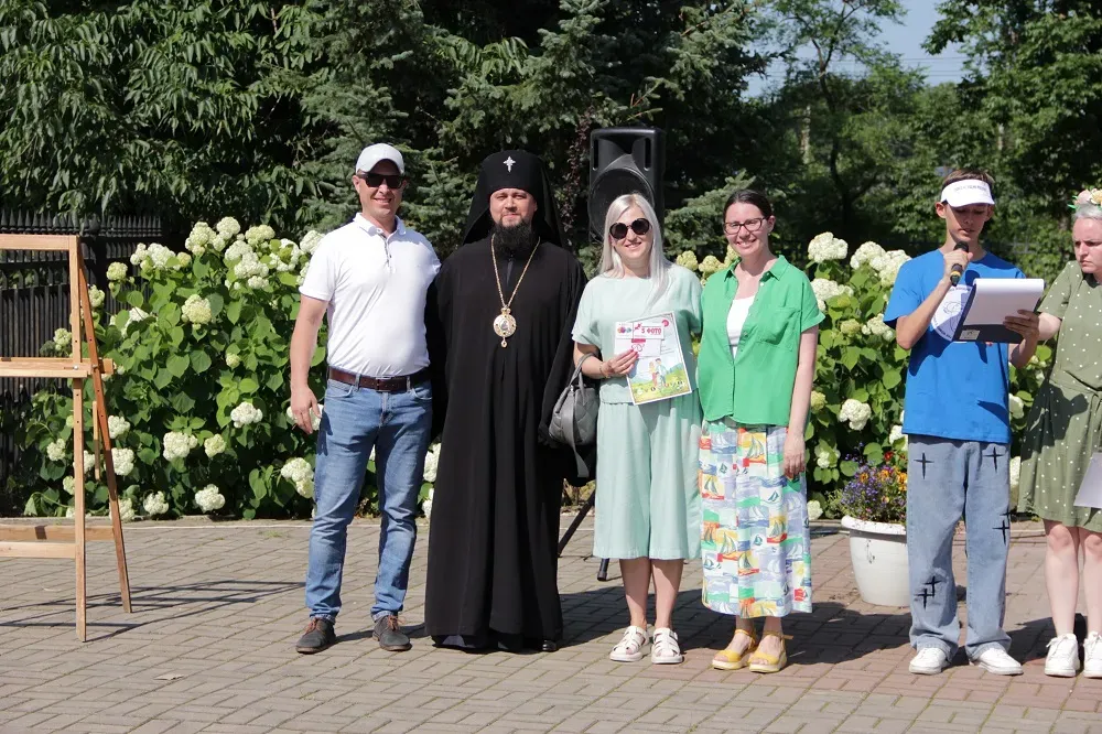 Призы за участие в фотоконкурсе «Моя семья» получили биробиджанцы