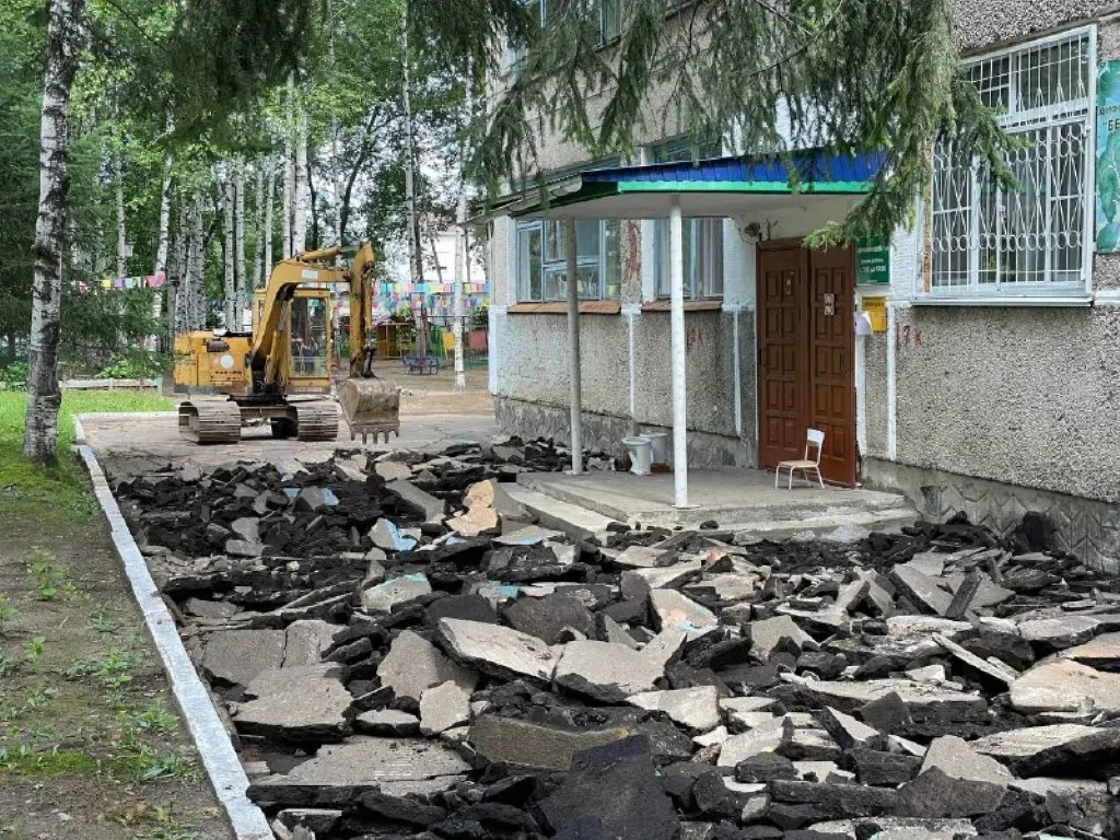 С отставанием идёт благоустройство детсада №48 в Биробиджане