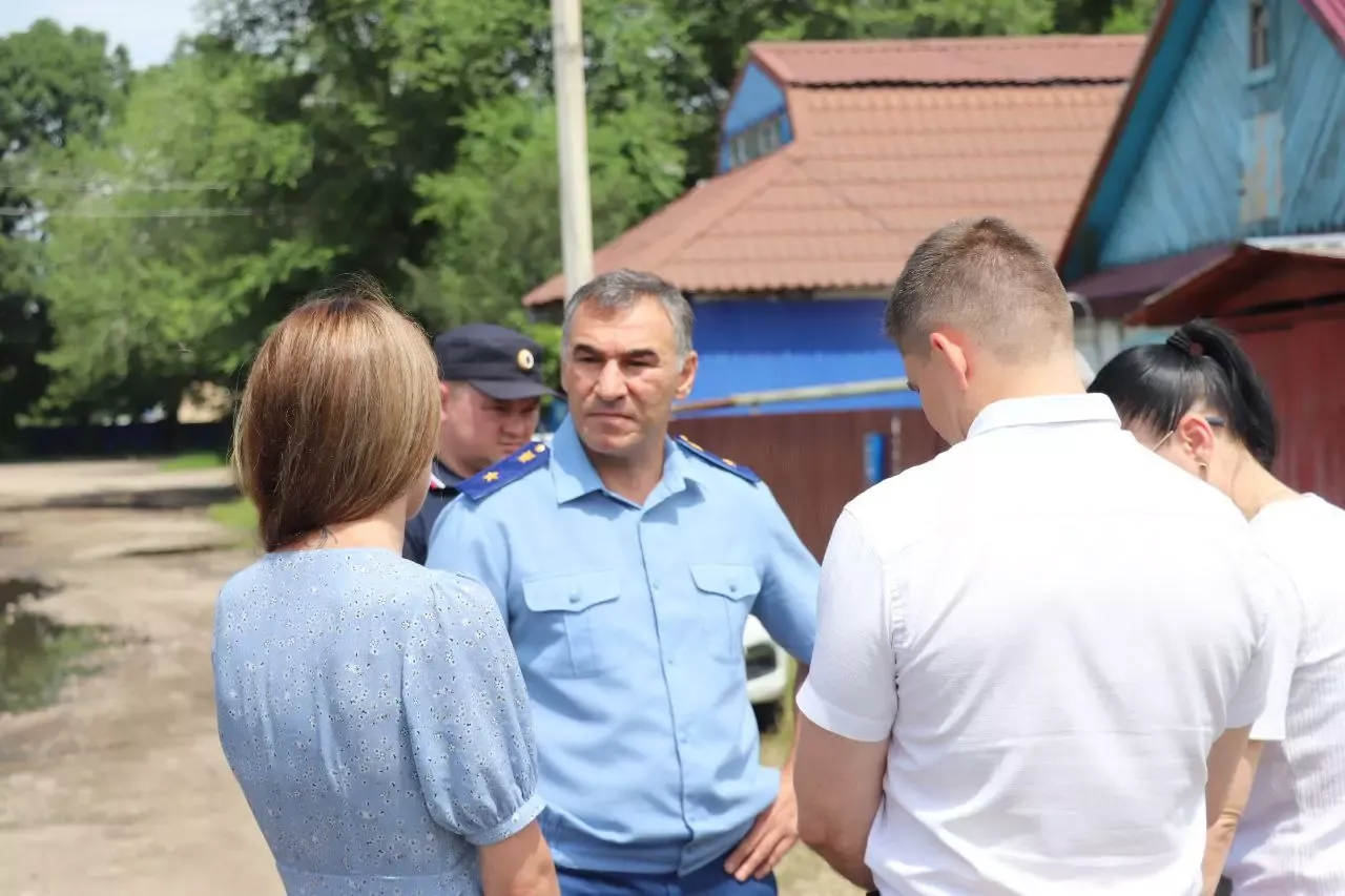 В неснесенной мэрией постройке в Биробиджане незаконно поселился мужчина