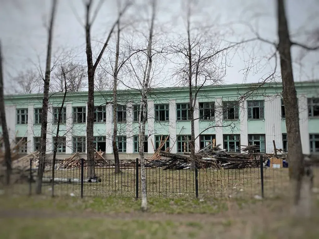 Железобетонные плиты для строительства новой школы направлены в Биробиджан