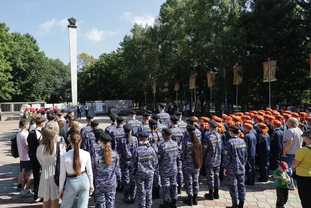 Церемония возложения цветов к Вечному огню прошла в Биробиджане