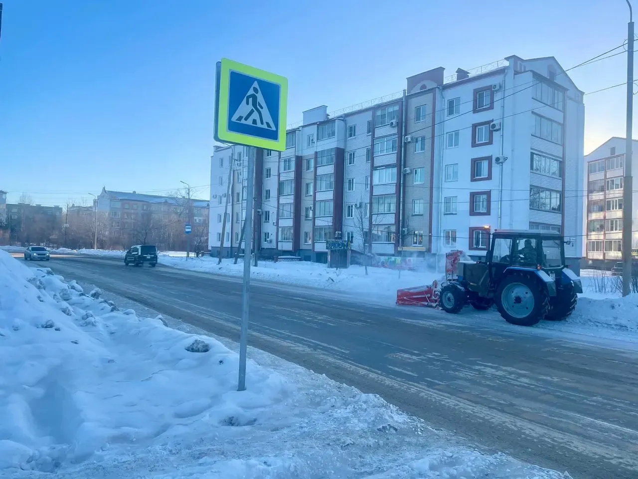 Где сегодня чистили от снега дороги и тротуары, рассказали в мэрии Биробиджана