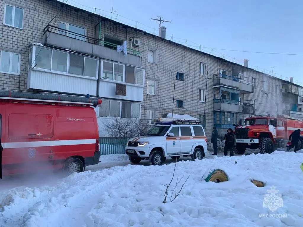 МЧС: Эвакуировали всех жителей пострадавшей из-за хлопка газа многоэтажки в ЕАО