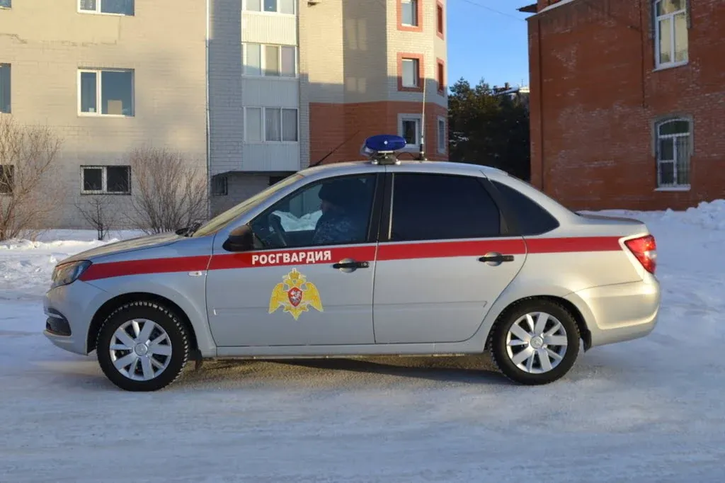 Месяц был в розыске, но попался из-за выпитого во дворе пива биробиджанец