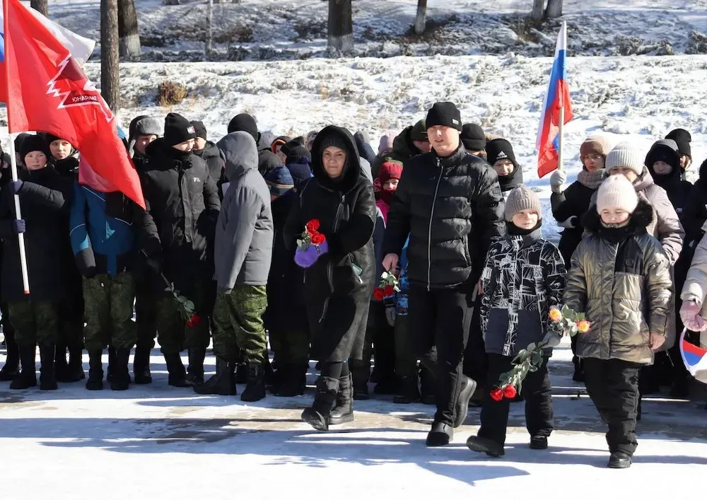 Память воинов почтили в Облучье в День защитника Отечества