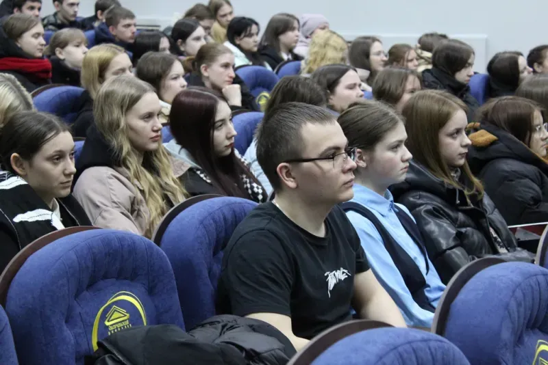 «Я б в полицию пошел, пусть меня научат!»: Занятия для школьников провели полицейские ЕАО